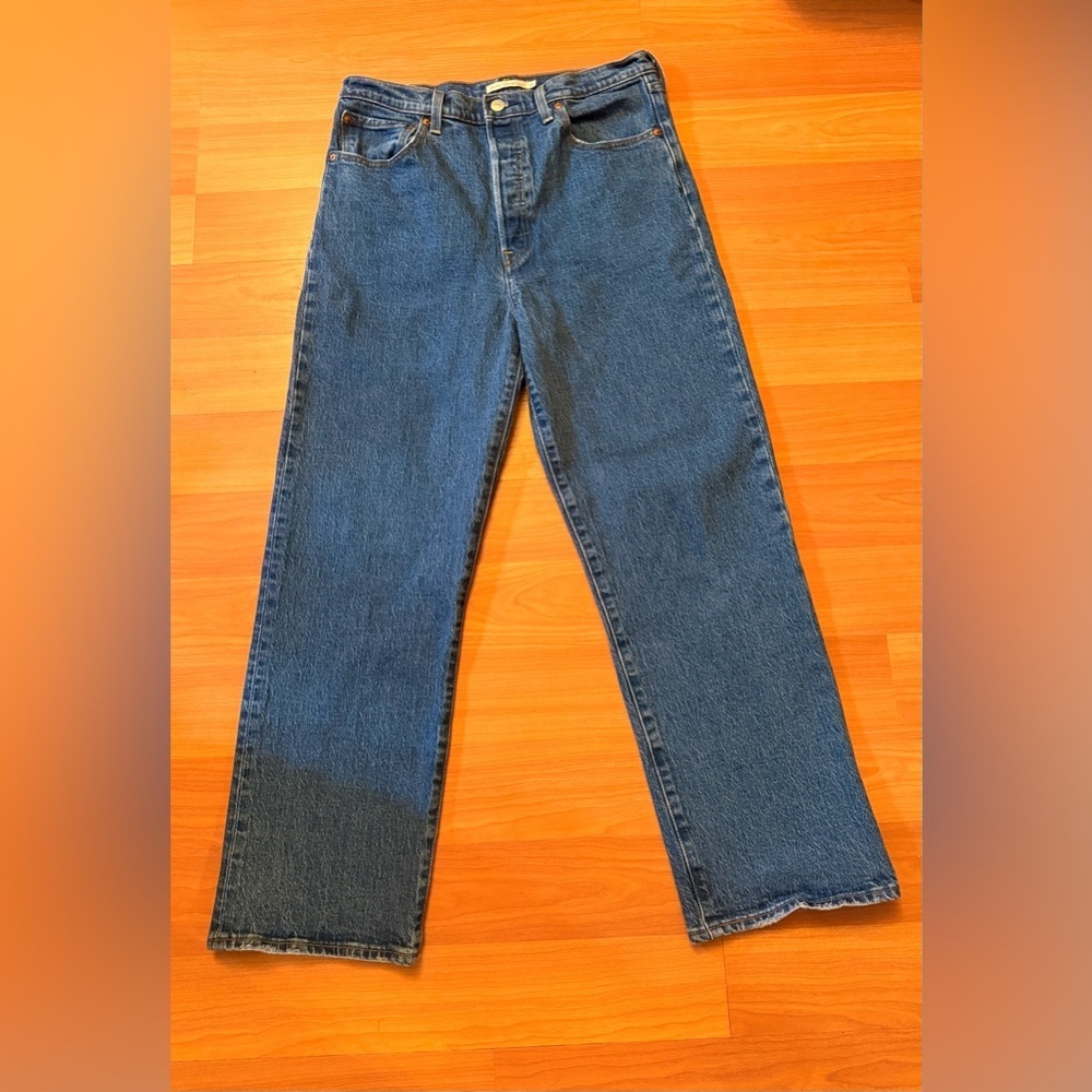 Levi's Women's Straight Leg Jeans in Blue Denim